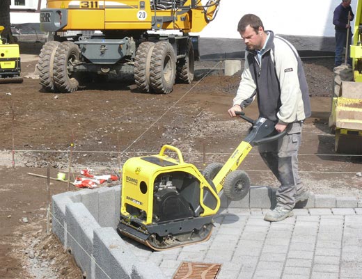 Нереверсивная виброплита Bomag BP 25/40