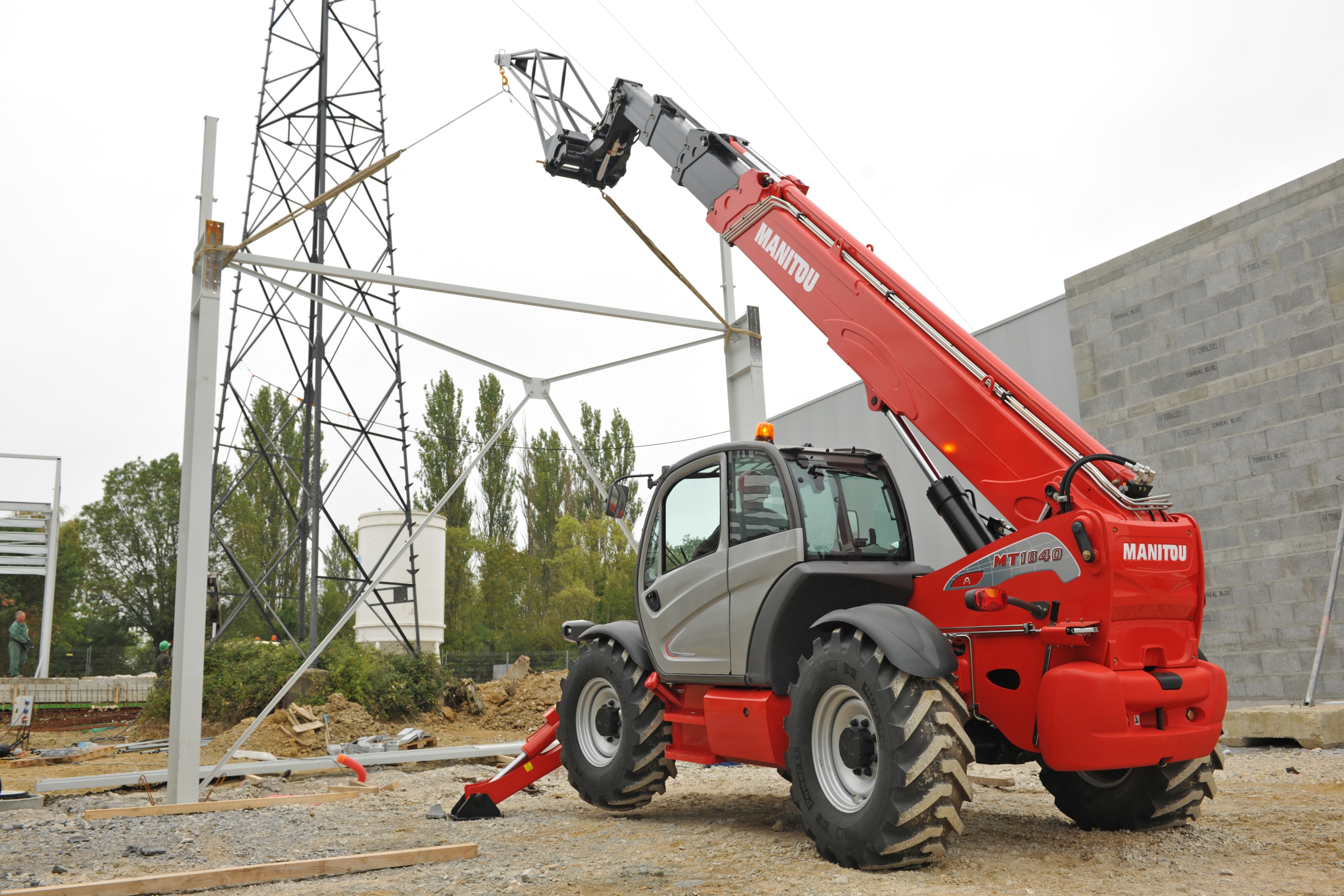 Телескопический погрузчик б у купить. Телескопический-погрузчик Manitou MT 1840. Телескопический погрузчик Manitou 1840. Погрузчик строительный Manitou MT-X 1840. Погрузчик телескопический Manitou MT-X.