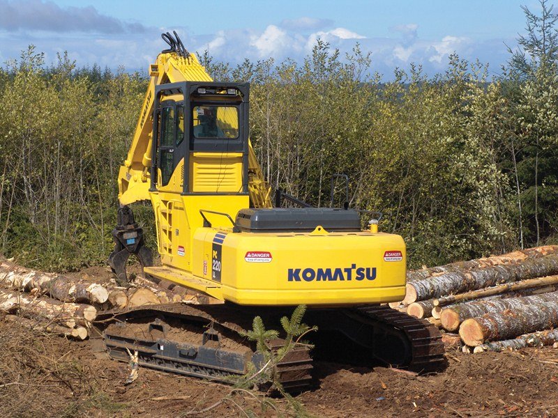 Гусеничный экскаватор Komatsu PC220-8M0 / PC220 LC-8M0