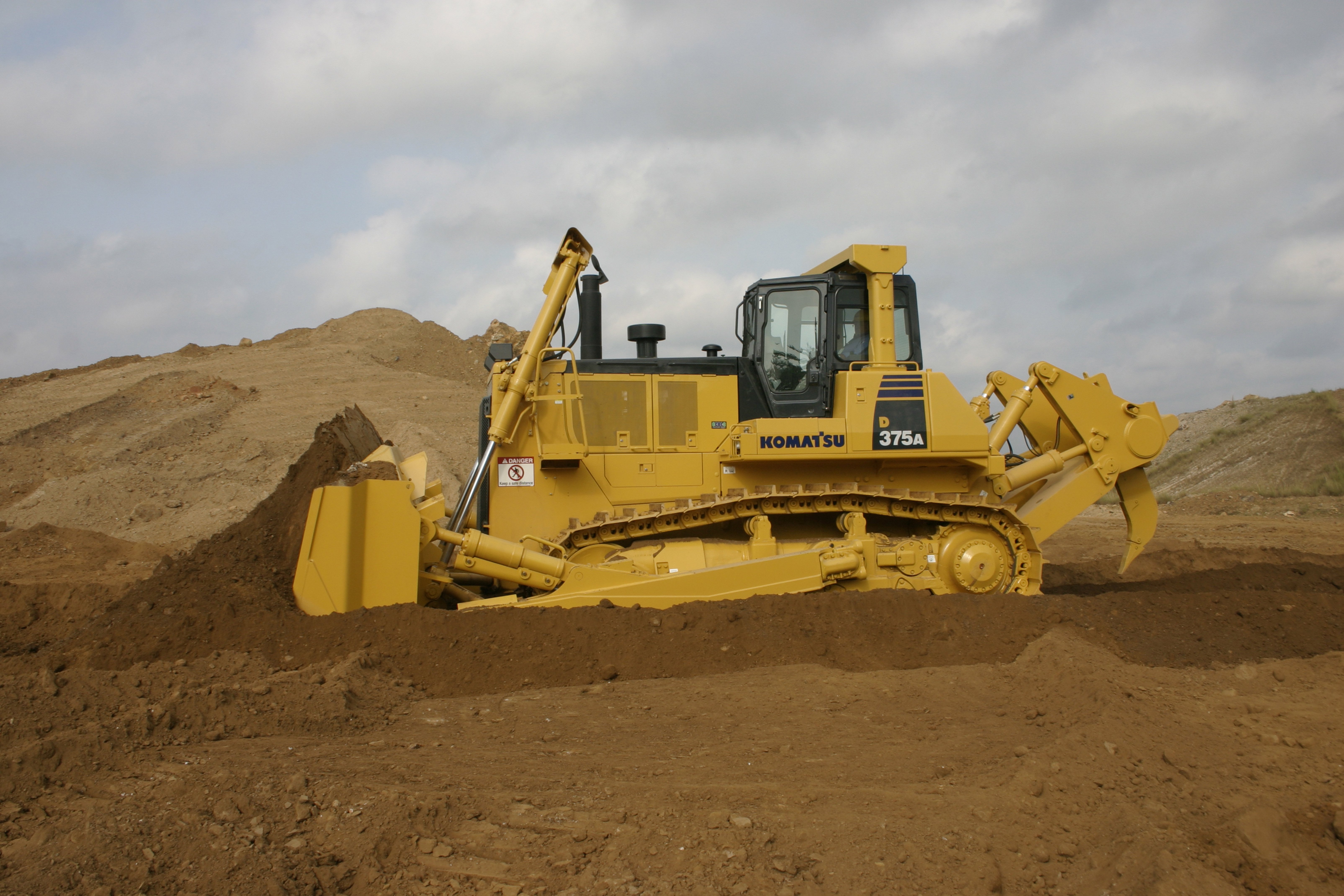 Бульдозер Komatsu D375A-6