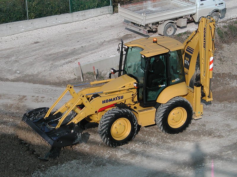 Экскаватор-погрузчик Komatsu WB97S-5