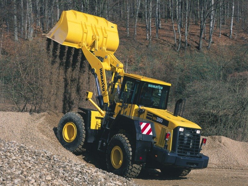 Колесный фронтальный погрузчик Komatsu WA380-6