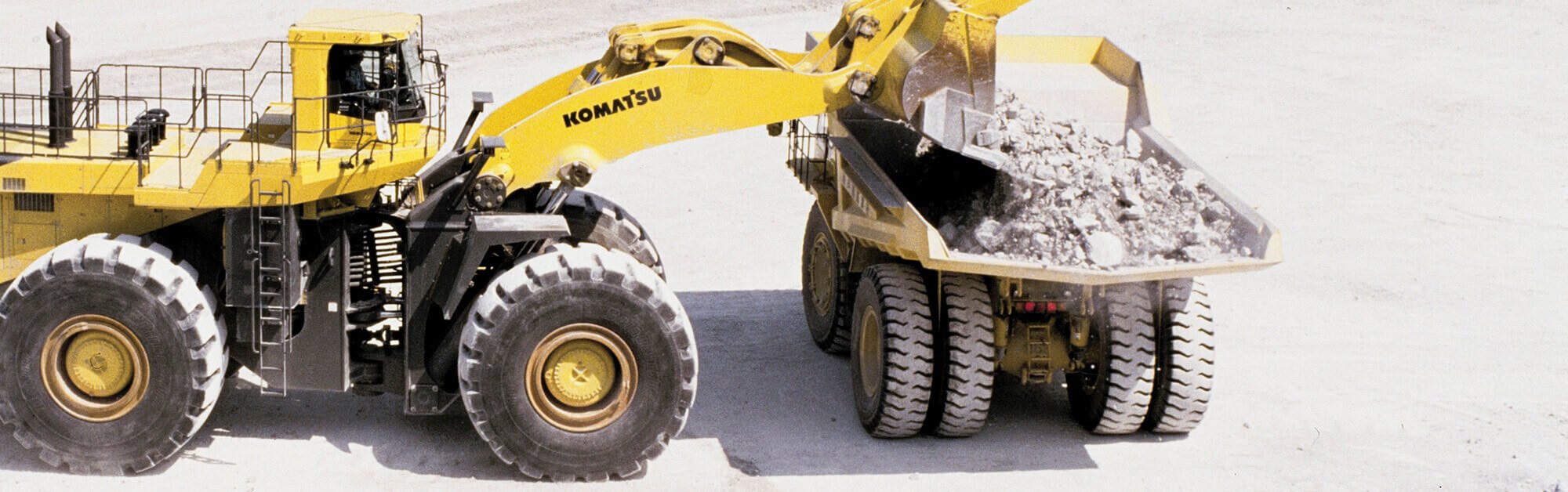 Колесный фронтальный погрузчик Komatsu WA1200-6