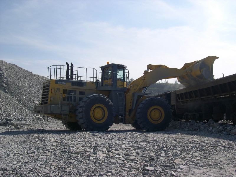 Колесный фронтальный погрузчик Komatsu WA900-3EO