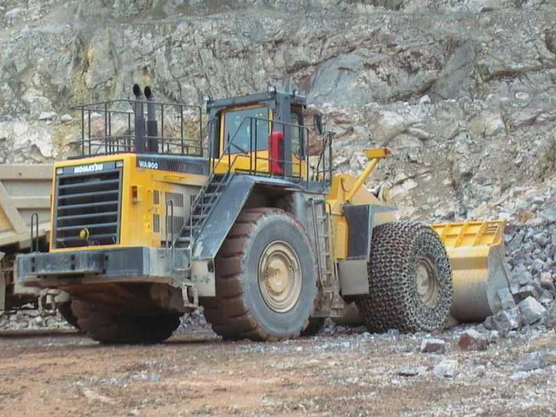 Колесный фронтальный погрузчик Komatsu WA900-3EO