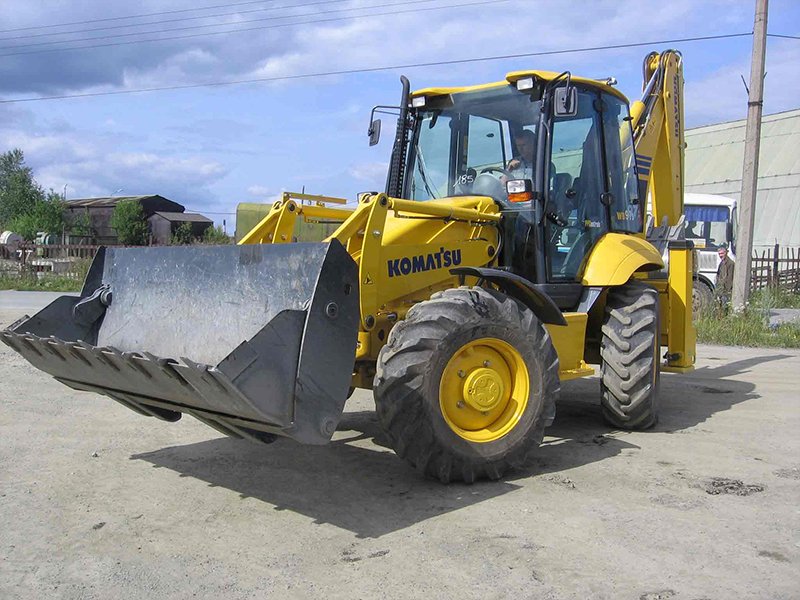 Экскаватор-погрузчик Komatsu WB97S-5