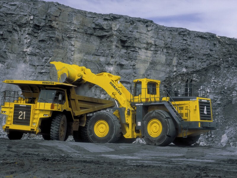 Колесный фронтальный погрузчик Komatsu WA800-3