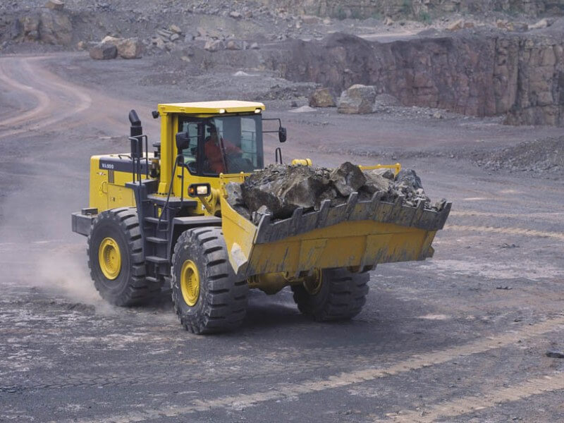 Колесный фронтальный погрузчик Komatsu WA500-6