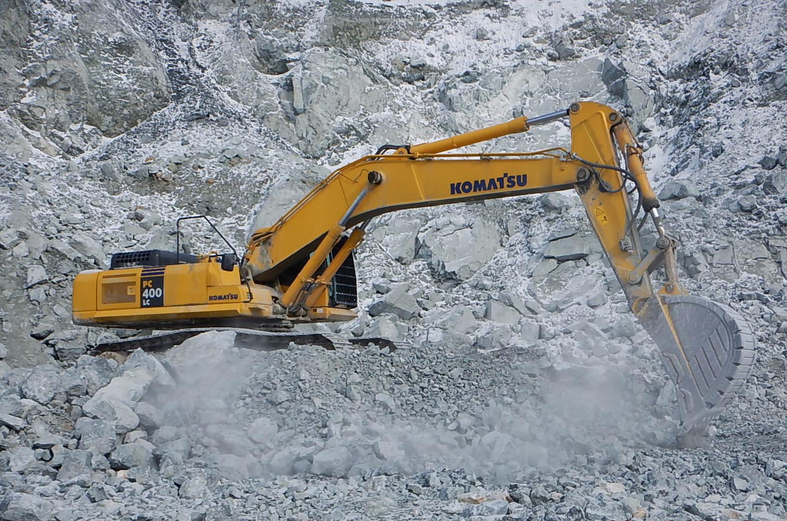 Гусеничный экскаватор Komatsu PC400LC-7SE