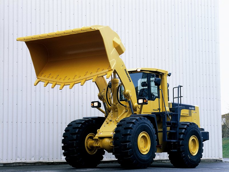 Колесный фронтальный погрузчик Komatsu WA500-6