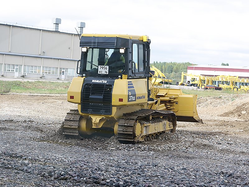 Бульдозер Komatsu D37EX/PX-22