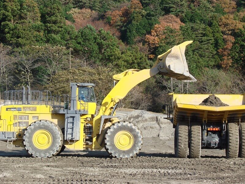 Колесный фронтальный погрузчик Komatsu WA900-3EO