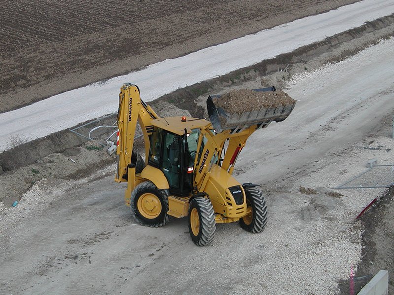 Экскаватор-погрузчик Komatsu WB97S-5