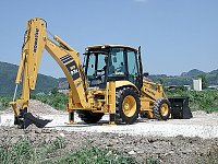 Экскаватор-погрузчик Komatsu WB93R-5 изображение 1