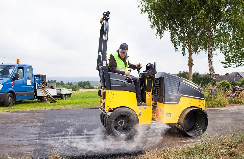 Легкий сочленённый тандемный каток Bomag BW 100 SCC-5