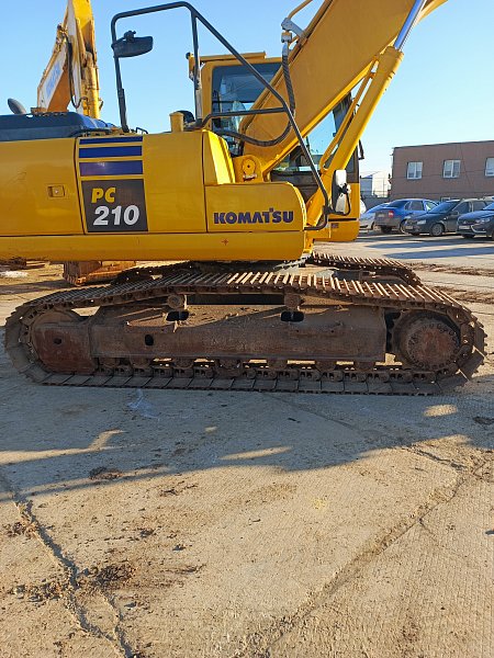 Гусеничный экскаватор Komatsu PC210-10M0 (DBCDR104)