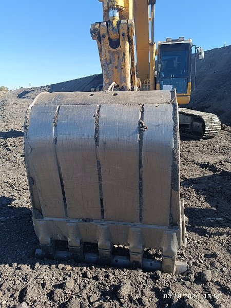 Гусеничный экскаватор Komatsu PC220-8 (101421)