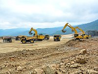 Гусеничный экскаватор Komatsu PC2000-8 с обратной лопатой изображение 6