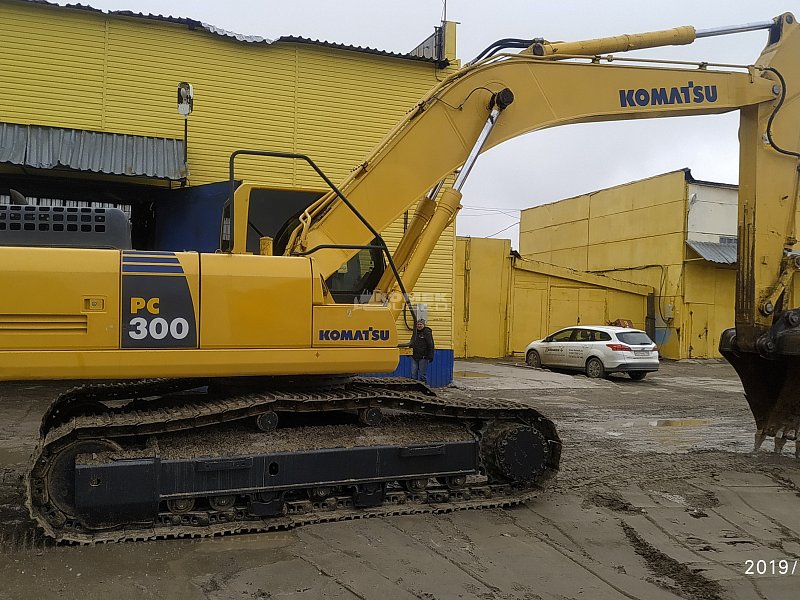 Гусеничный экскаватор Komatsu PC300-8 (64372)