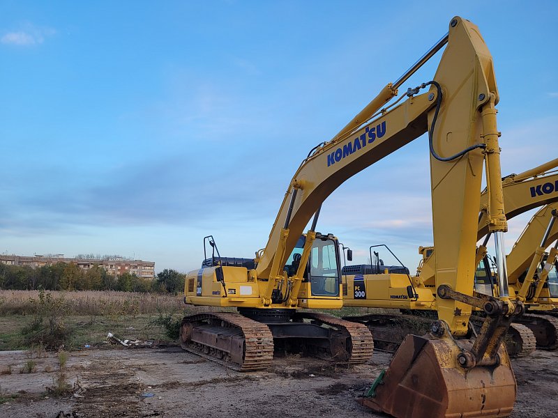 Гусеничный экскаватор Komatsu PC300-8M0 (82552)
