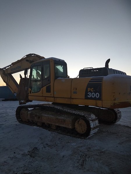 Гусеничный экскаватор Komatsu PC300-8 (64520)