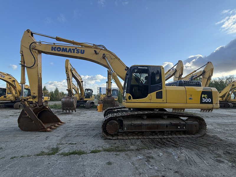 Гусеничный экскаватор Komatsu PC300-8M0 (Y301714)