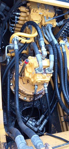Гусеничный экскаватор Komatsu PC300-8M0 (Y301664)