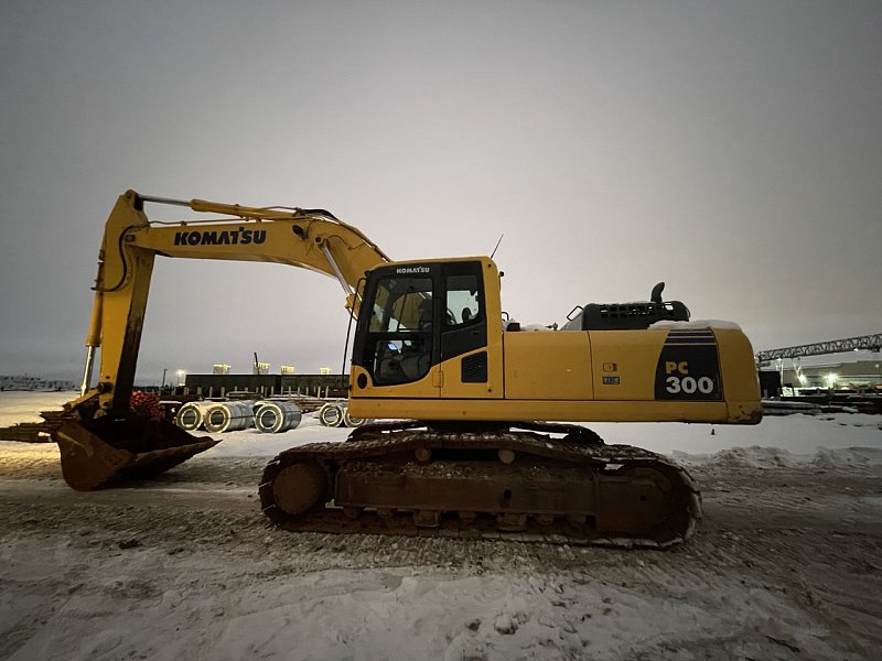 Гусеничный экскаватор Komatsu PC300-8M0 (Y301581)