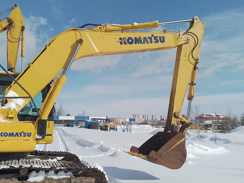 Гусеничный экскаватор Komatsu PC220-8M0 (Y221504)