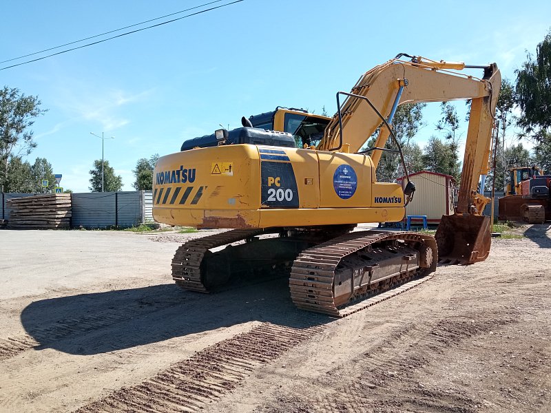 Гусеничный экскаватор Komatsu PC200-8 (358521)