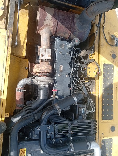 Гусеничный экскаватор Komatsu PC200-8M0 (358617)