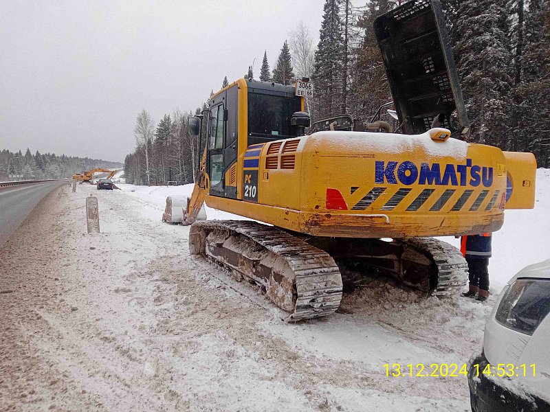 Гусеничный экскаватор Komatsu PC210-10M0 (Y205305)