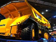 Первый в мире беспилотный самосвал. Инновации Komatsu