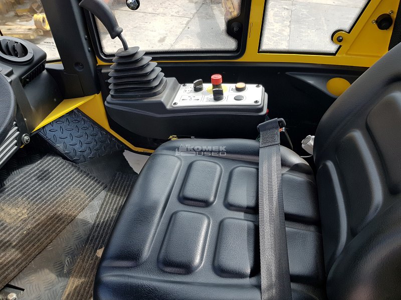 Грунтовый каток Bomag BW 211 D-40