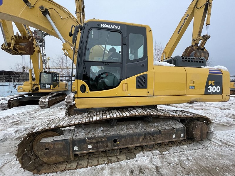 Гусеничный экскаватор Komatsu PC300-8M0 (Y301796)