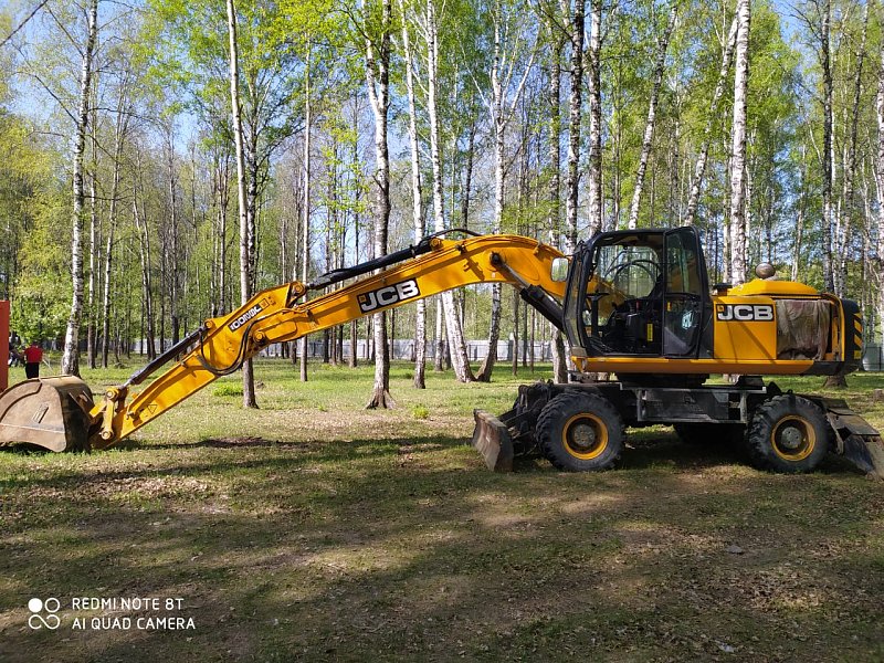 Колесный экскаватор JCB JS200WT2