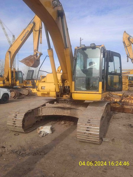 Гусеничный экскаватор Komatsu PC220-8 (85894)