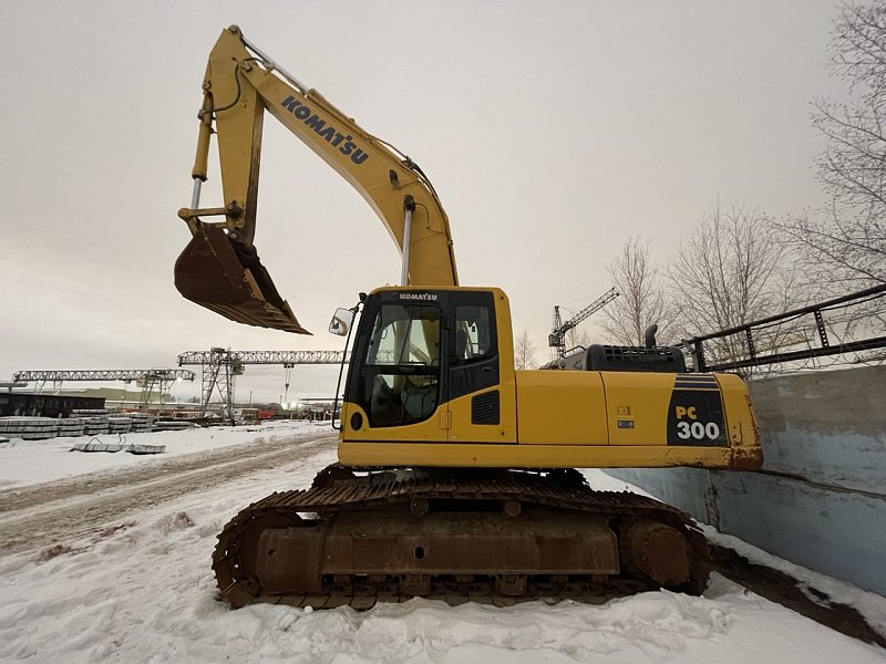 Гусеничный экскаватор Komatsu PC300-8M0 (Y301708)