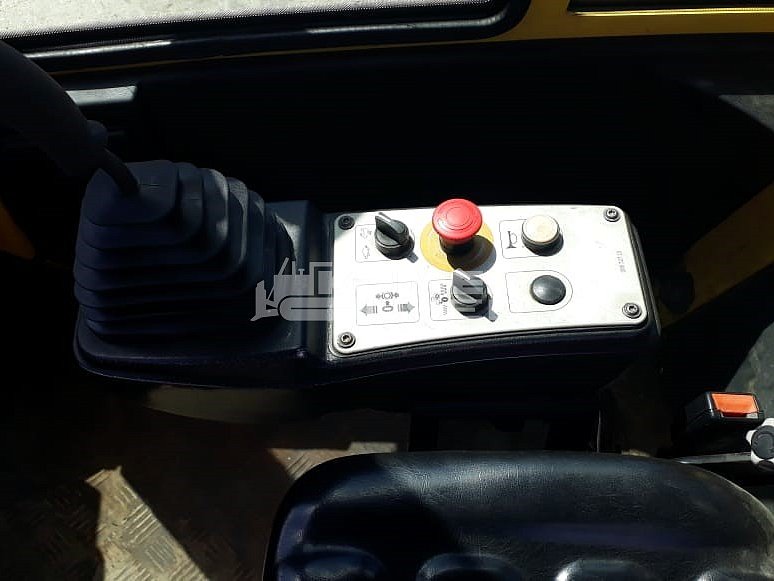 Грунтовый каток Bomag BW 213 D-40