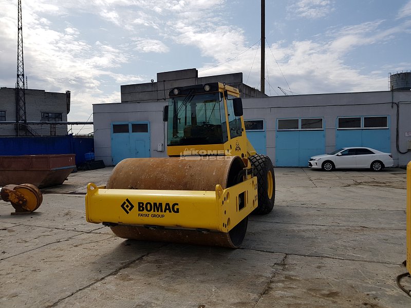 Грунтовый каток Bomag BW 211 D-40