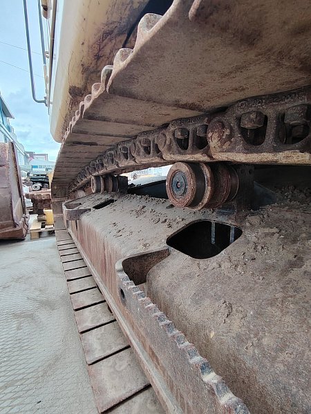 Гусеничный экскаватор Komatsu PC200-8M0 (Y201656)