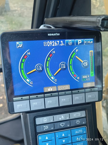 Гусеничный экскаватор Komatsu PC220-8 (101400)