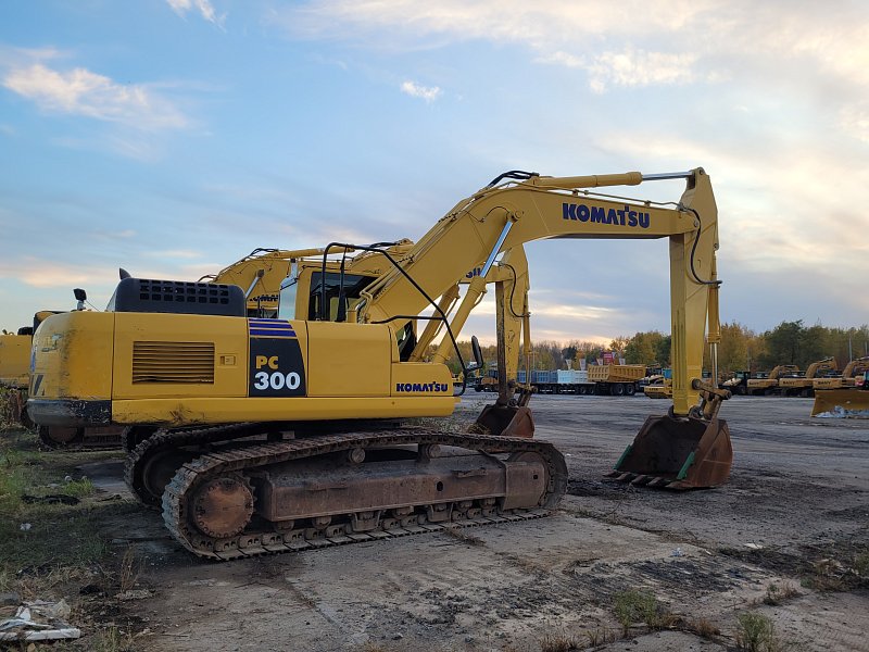 Гусеничный экскаватор Komatsu PC300-8M0 (82552)