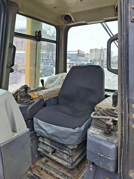Бульдозер KOMATSU D65E-12
