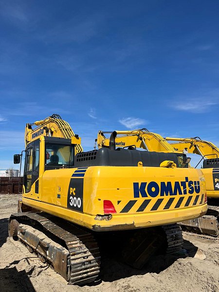Гусеничный экскаватор Komatsu PC300-8M0 (Y301669)