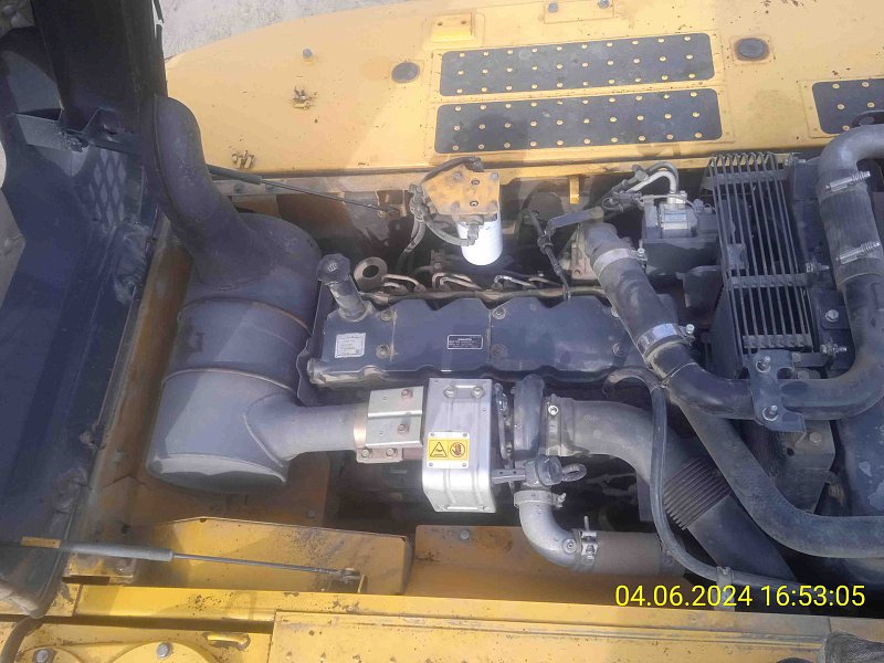 Гусеничный экскаватор Komatsu PC220-8 (85894)