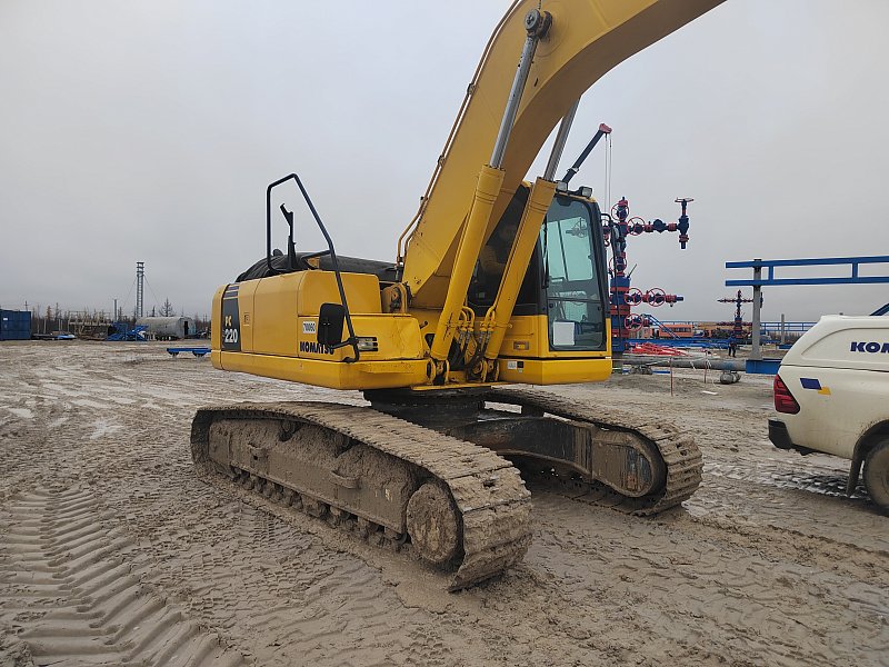 Гусеничный экскаватор Komatsu PC220-8 (85859)