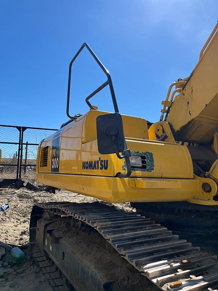 Гусеничный экскаватор Komatsu PC300-8M0 (Y301669)