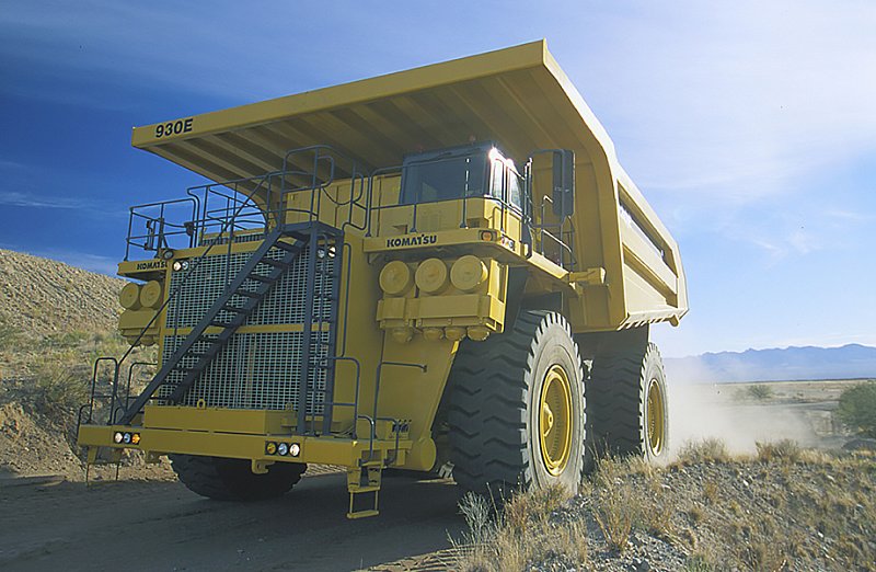 Самосвал Komatsu 930E-4