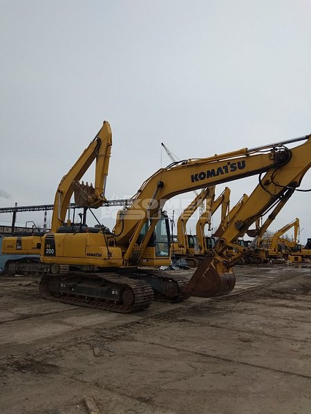 Гусеничный экскаватор Komatsu PC200-8M0 (Y201209)